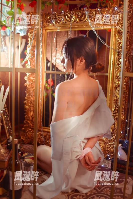 青水百合子的福利时刻，原图里的少女恣意绽放！