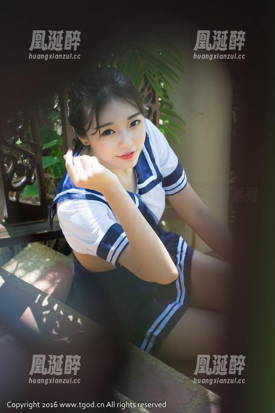 青豆客 - 泳装？不！是莫雅淇的水中系列写真！