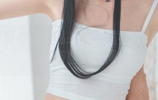 查看面饼仙儿的私拍：这里有礼服和图包，还有些小瞬间。