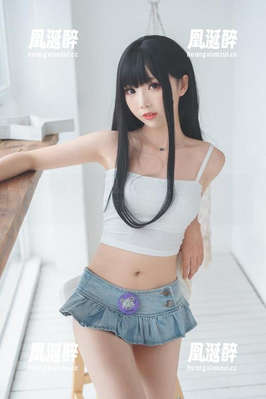 面饼仙儿 查看面饼仙儿的私拍:这里有礼服和图包,还有些小瞬间。