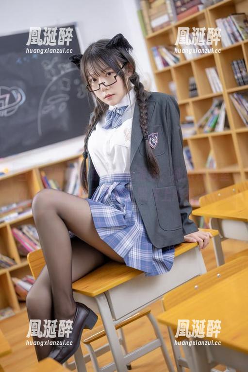 当香草喵露露穿上cos服装，她跟粉色室内的关系更亲密了吧？照片上能看出来吗