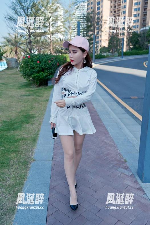 在线狂欢于魔镜街拍：美腿美女大放异彩！